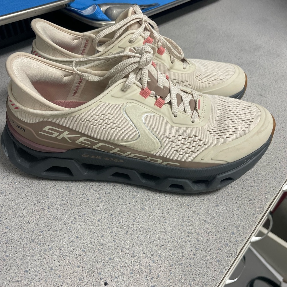 Skechers Women's Beige and Pink Sneakers. Brand New. No box. Worn 2 times